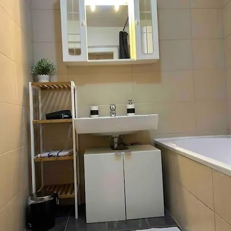 Moderne Dachgeschosswohnung In Bester Lage - Self Check In Apartamento