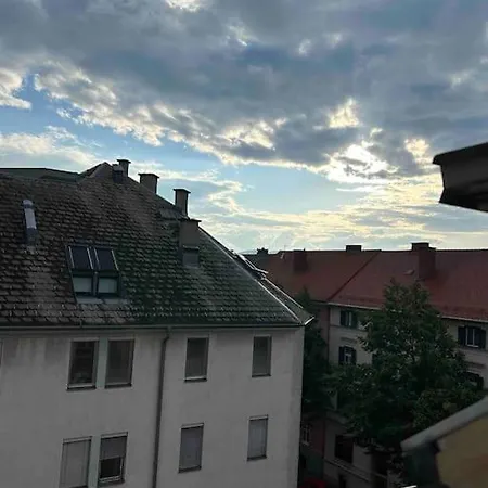 Moderne Dachgeschosswohnung In Bester Lage - Self Check In Appartamento Graz